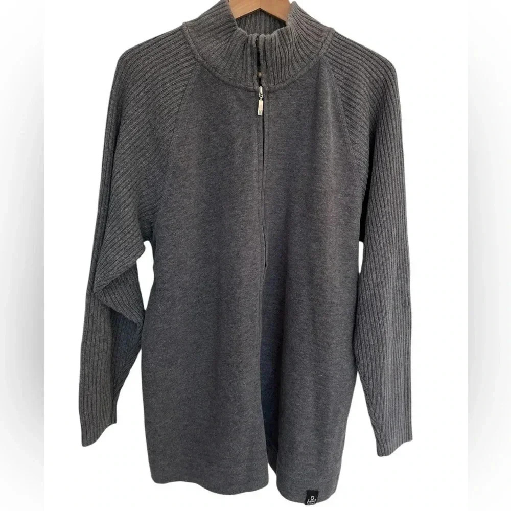 Hathaway casual gray zip up sweater size medium